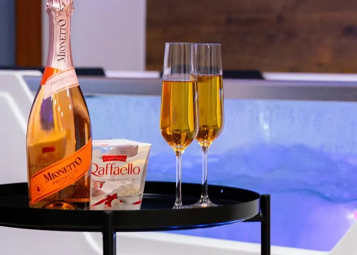 Z Jacuzzi Soho Chillout דירה קולובז'ג