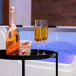 Z Jacuzzi Soho Chillout شقة كولوبرزيغ