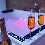 Z Jacuzzi Soho Chillout شقة